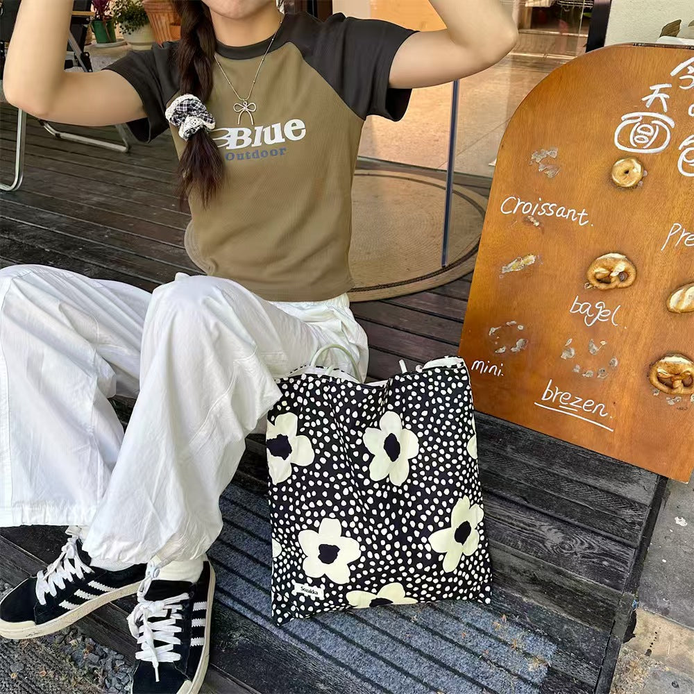 Korean style new flower canvas bag, student retro large-capacity play vacation handbag, shoulder bag