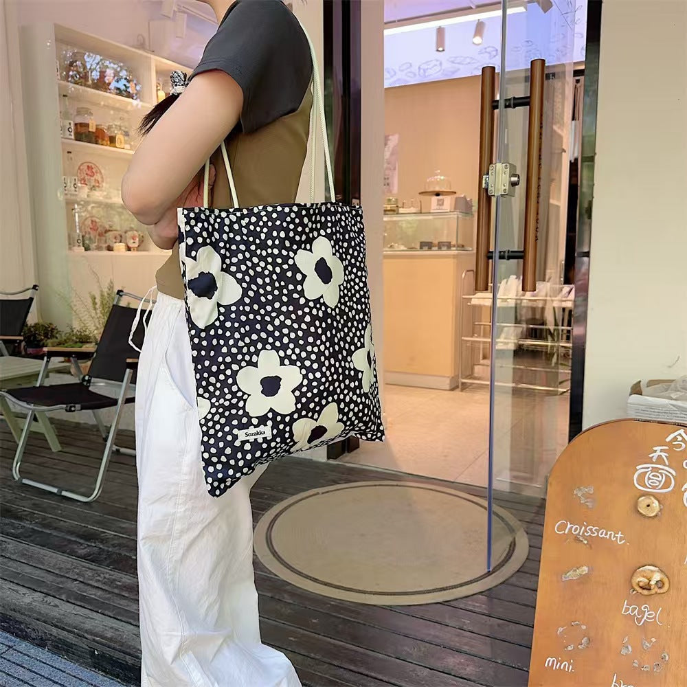 Korean style new flower canvas bag, student retro large-capacity play vacation handbag, shoulder bag